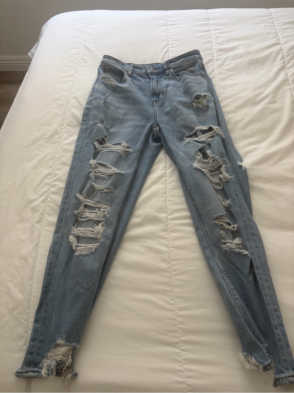 American Eagle Mom Stretch distressed Jeans  2